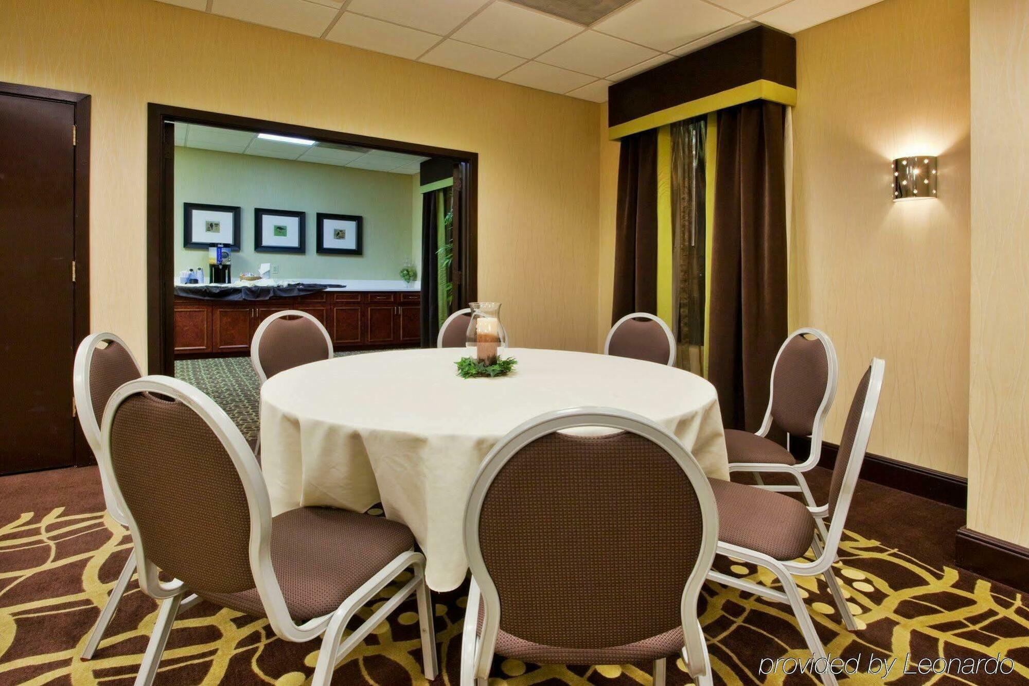 Holiday Inn Express Atlanta Airport-College Park By Ihg Bagian luar foto